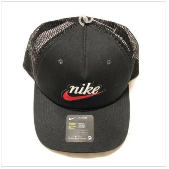 black nike trucker hat